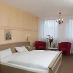 Tiptop Hotel Am Schoenen Brunnen